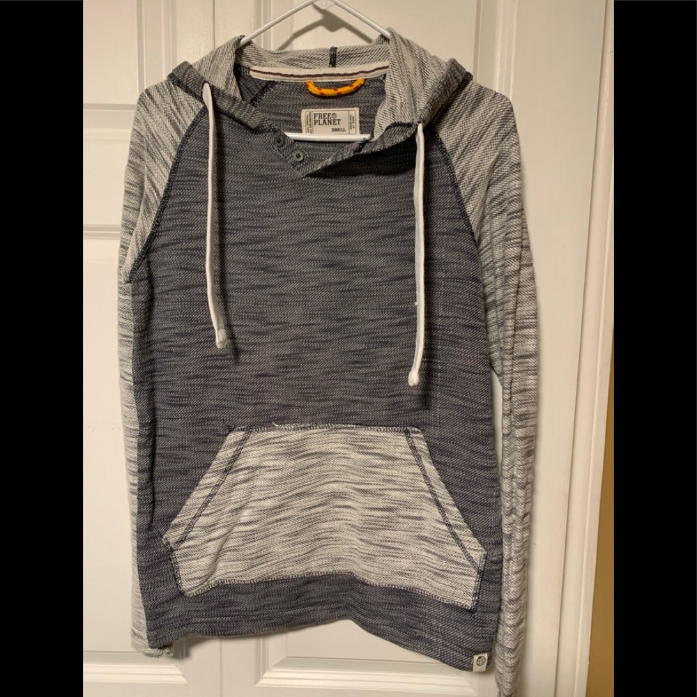 Free Planet  pullover men’s small.